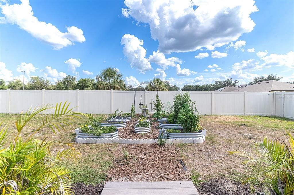 En Venta: $425,000 (4 camas, 2 baños, 2169 Pies cuadrados)