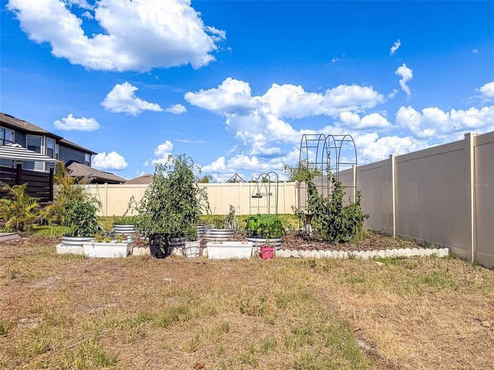 En Venta: $425,000 (4 camas, 2 baños, 2169 Pies cuadrados)