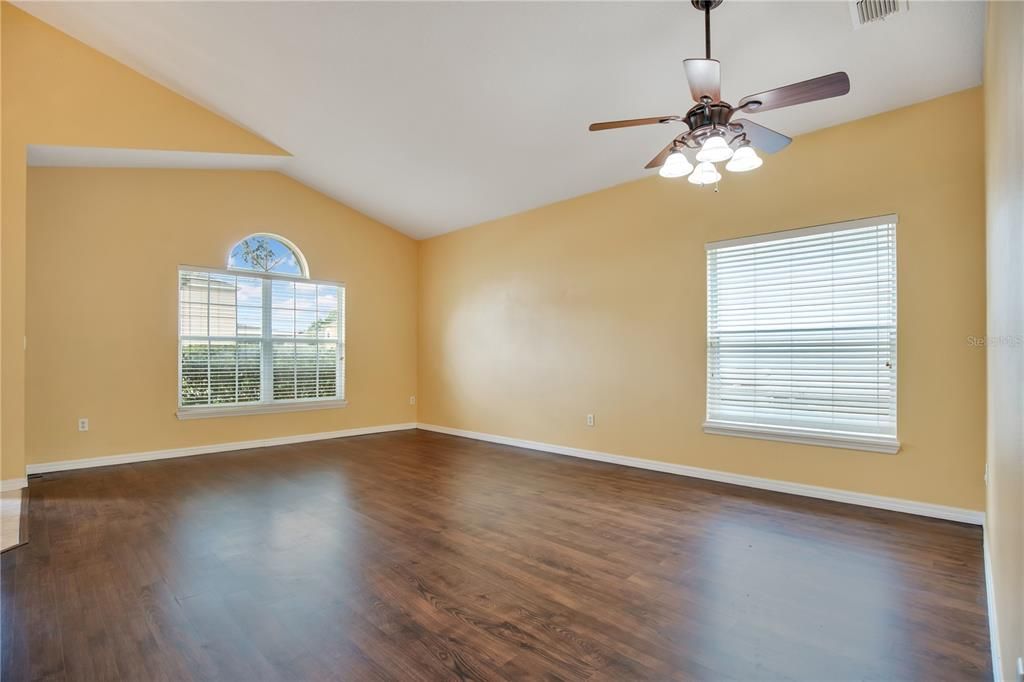 For Sale: $528,000 (4 beds, 2 baths, 2870 Square Feet)