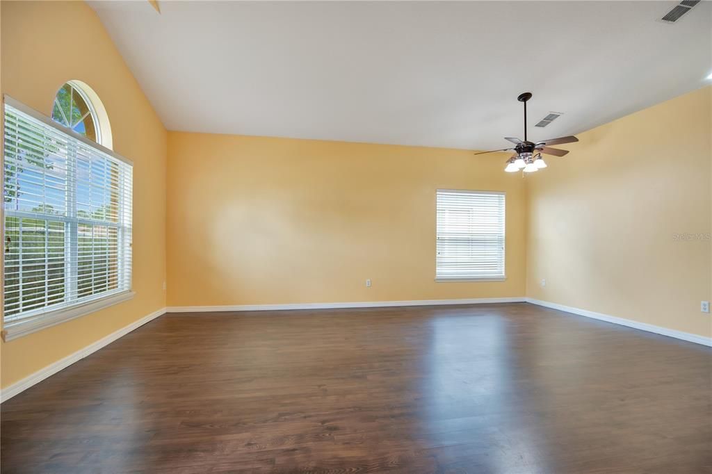 For Sale: $528,000 (4 beds, 2 baths, 2870 Square Feet)