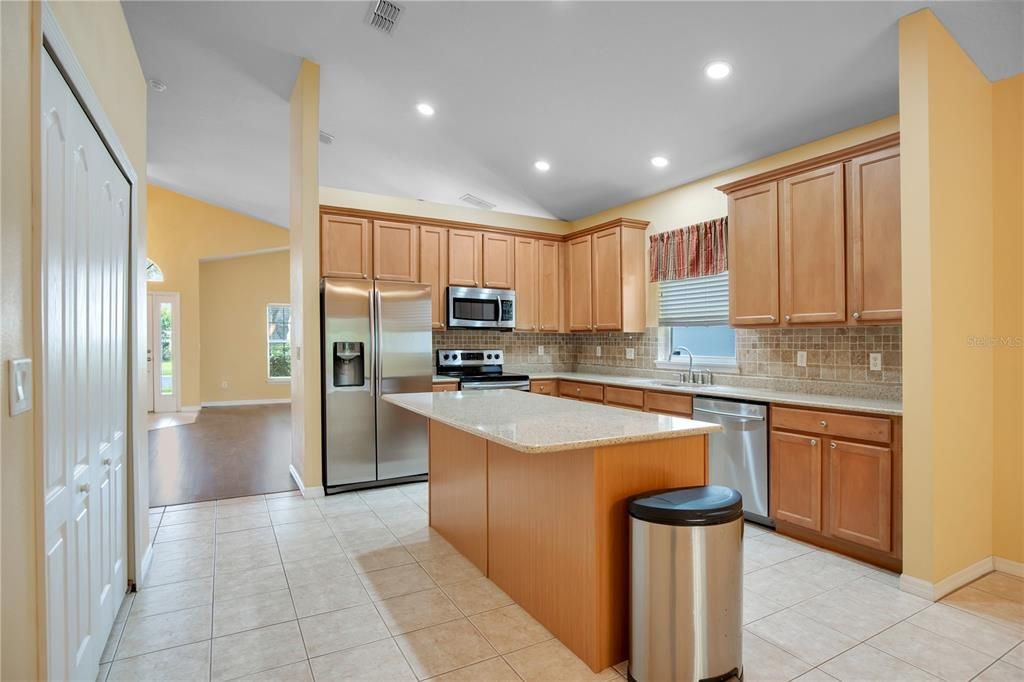 For Sale: $528,000 (4 beds, 2 baths, 2870 Square Feet)
