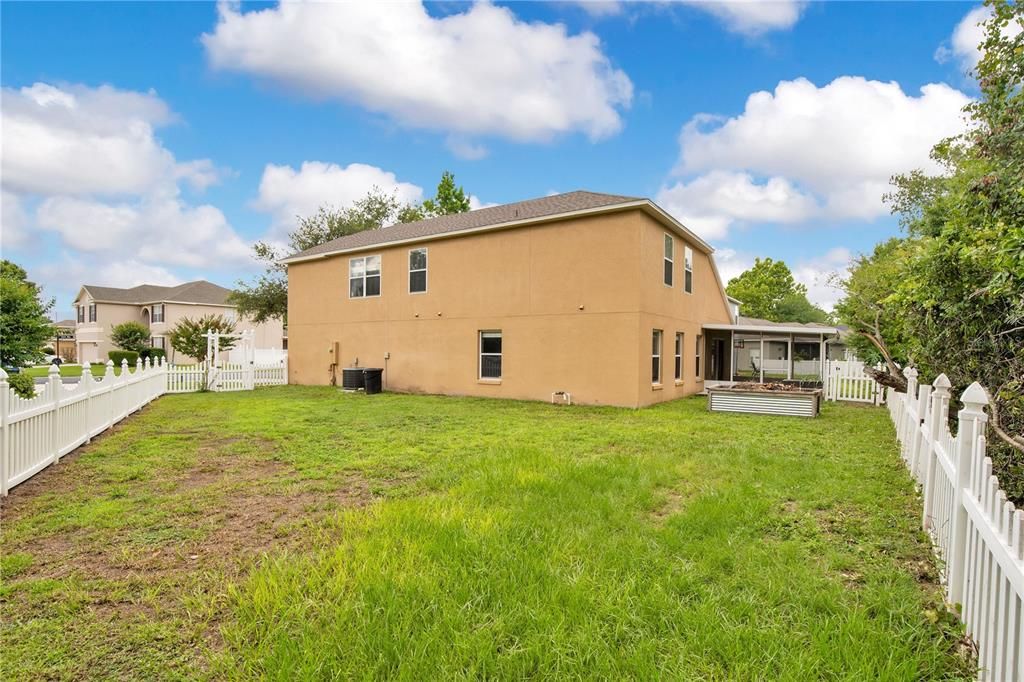 For Sale: $528,000 (4 beds, 2 baths, 2870 Square Feet)