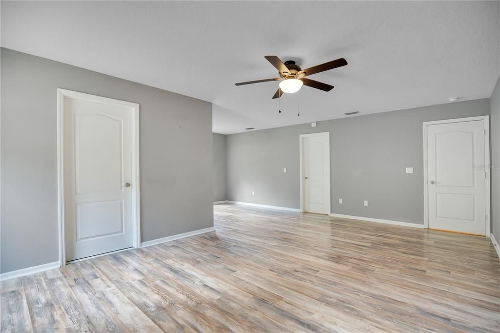 For Sale: $528,000 (4 beds, 2 baths, 2870 Square Feet)