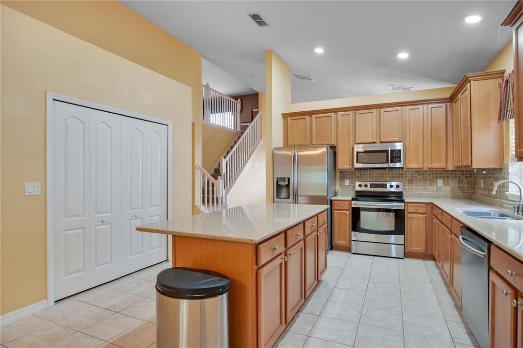 For Sale: $528,000 (4 beds, 2 baths, 2870 Square Feet)