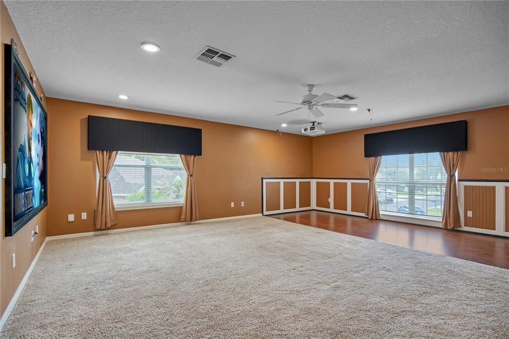 For Sale: $528,000 (4 beds, 2 baths, 2870 Square Feet)