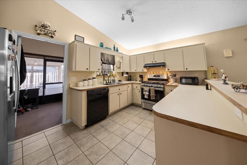 For Sale: $209,900 (3 beds, 2 baths, 1182 Square Feet)