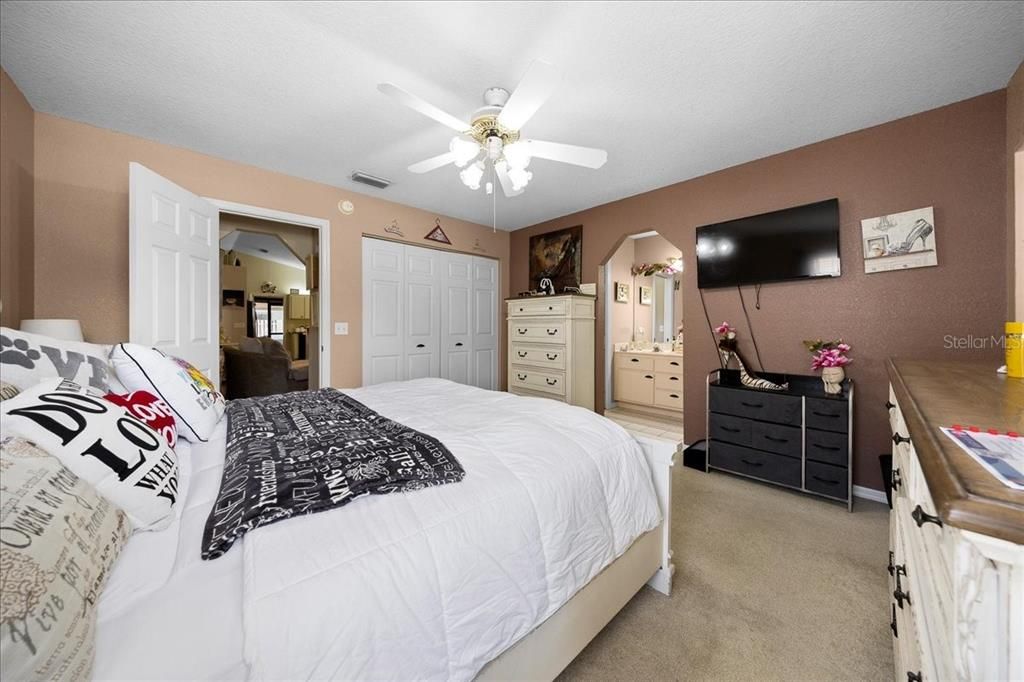 For Sale: $209,900 (3 beds, 2 baths, 1182 Square Feet)