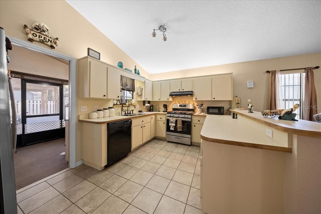 For Sale: $209,900 (3 beds, 2 baths, 1182 Square Feet)