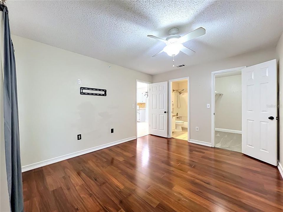 En Venta: $179,900 (2 camas, 2 baños, 1019 Pies cuadrados)
