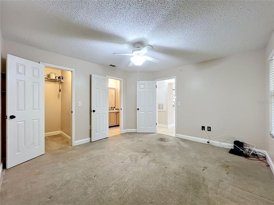 En Venta: $179,900 (2 camas, 2 baños, 1019 Pies cuadrados)
