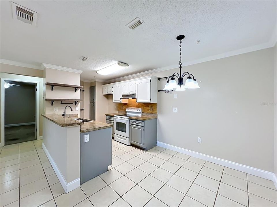 En Venta: $179,900 (2 camas, 2 baños, 1019 Pies cuadrados)