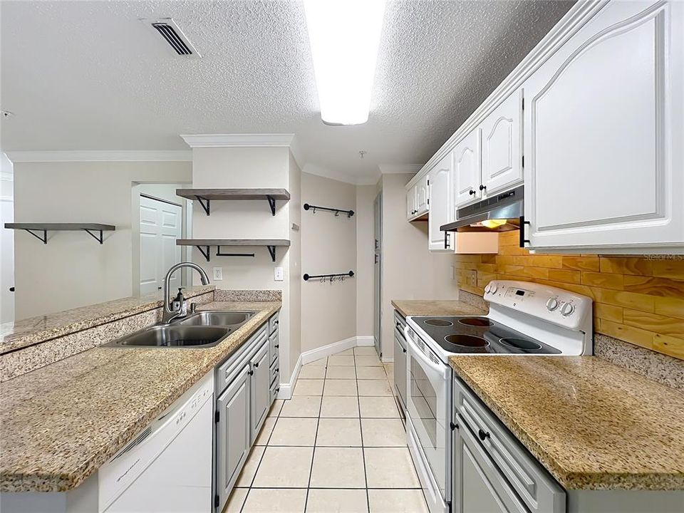 En Venta: $179,900 (2 camas, 2 baños, 1019 Pies cuadrados)