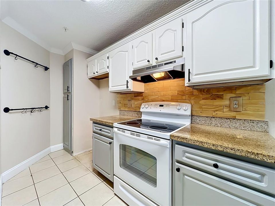 En Venta: $179,900 (2 camas, 2 baños, 1019 Pies cuadrados)