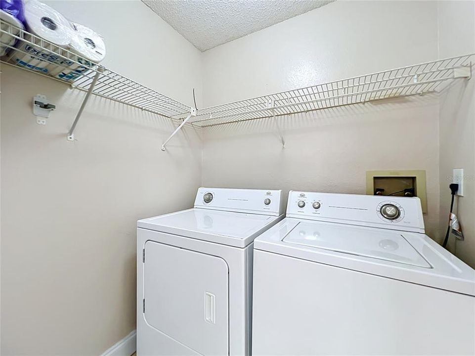 En Venta: $179,900 (2 camas, 2 baños, 1019 Pies cuadrados)