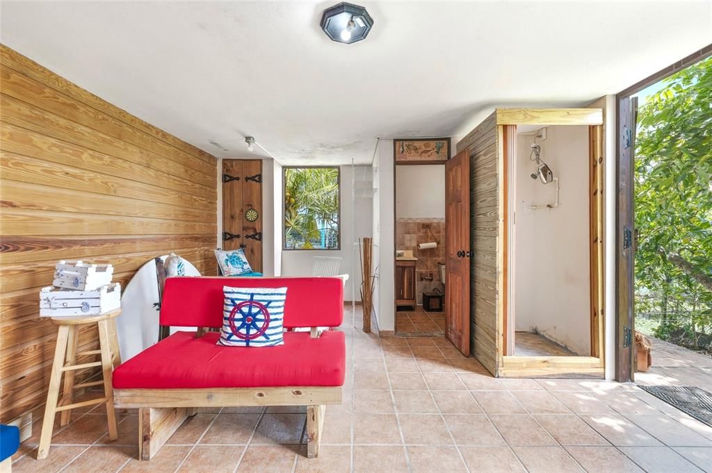 For Sale: $390,000 (3 beds, 2 baths, 1940 Square Feet)