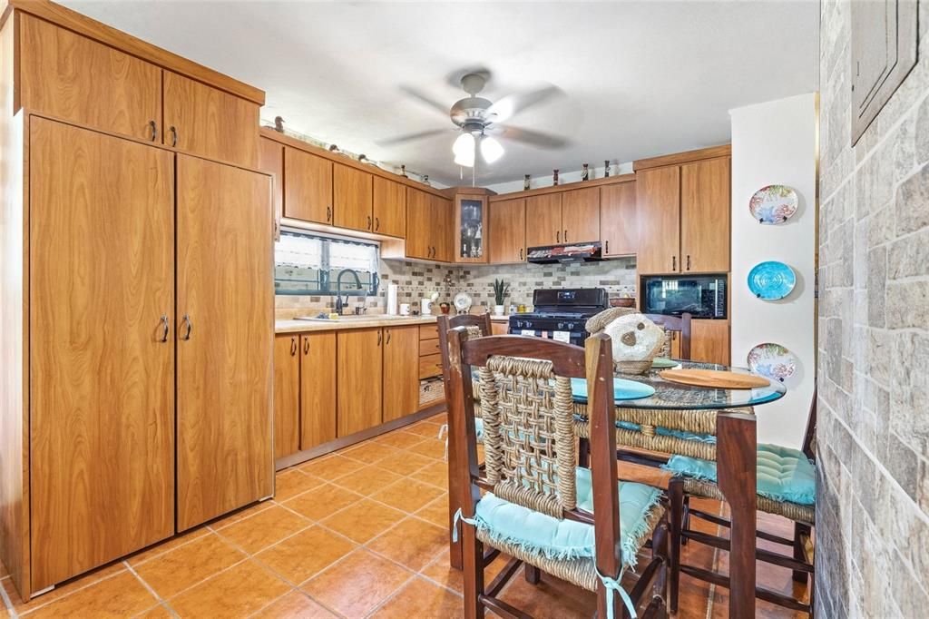 For Sale: $390,000 (3 beds, 2 baths, 1940 Square Feet)