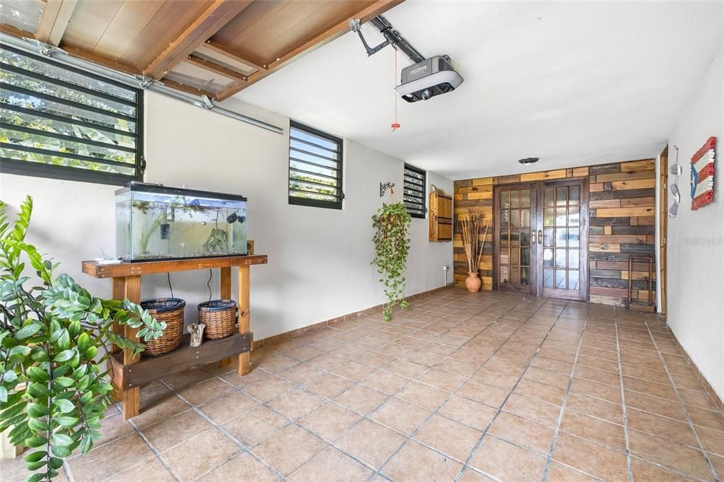 For Sale: $390,000 (3 beds, 2 baths, 1940 Square Feet)