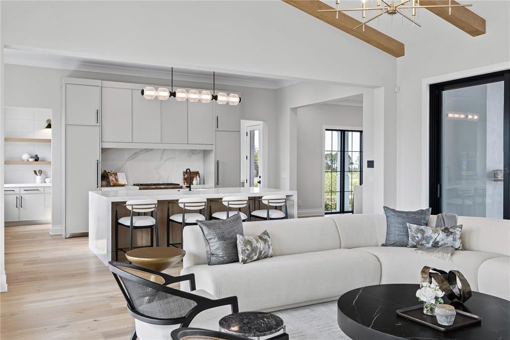 Activo con contrato: $3,495,000 (5 camas, 5 baños, 5001 Pies cuadrados)
