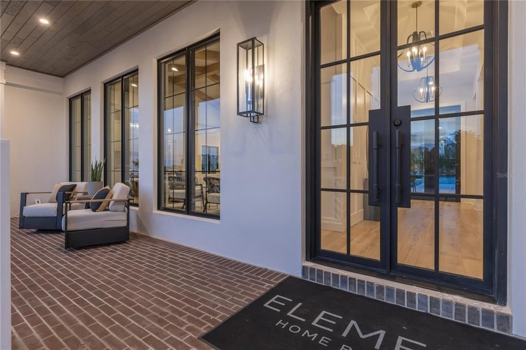 Activo con contrato: $3,495,000 (5 camas, 5 baños, 5001 Pies cuadrados)