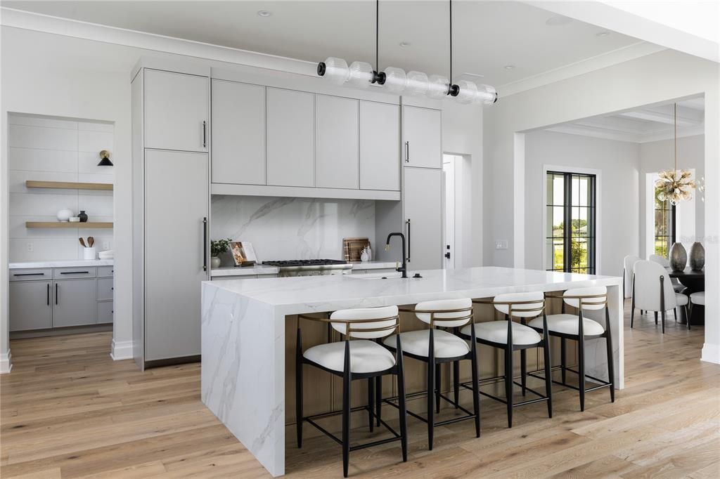 Activo con contrato: $3,495,000 (5 camas, 5 baños, 5001 Pies cuadrados)