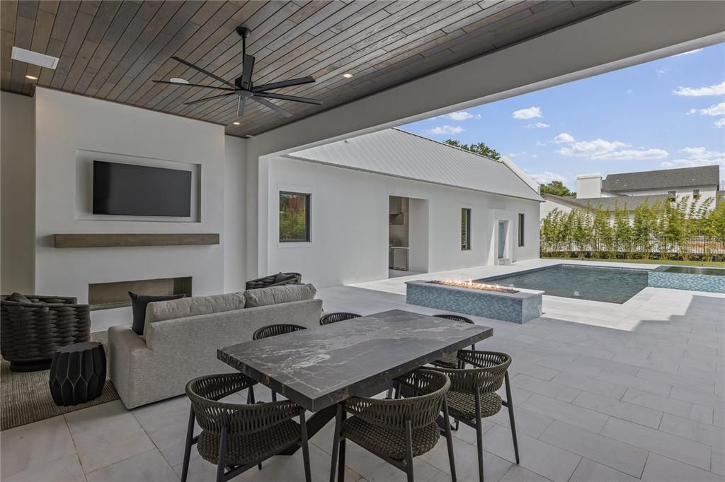 Activo con contrato: $3,495,000 (5 camas, 5 baños, 5001 Pies cuadrados)