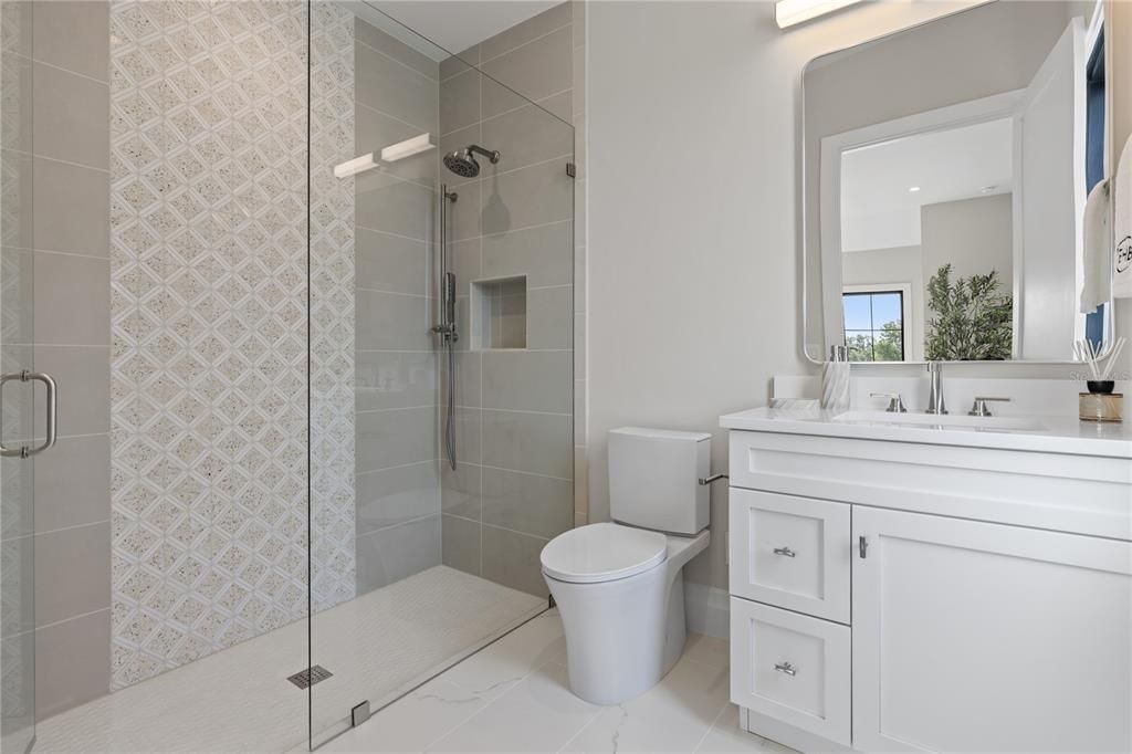 Activo con contrato: $3,495,000 (5 camas, 5 baños, 5001 Pies cuadrados)