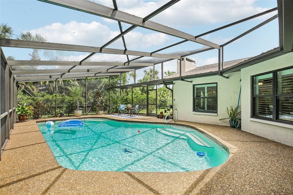 For Sale: $519,900 (3 beds, 2 baths, 2160 Square Feet)