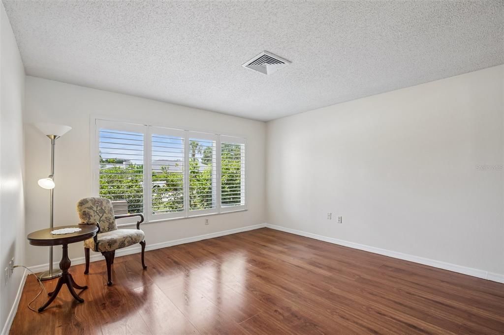 For Sale: $519,900 (3 beds, 2 baths, 2160 Square Feet)