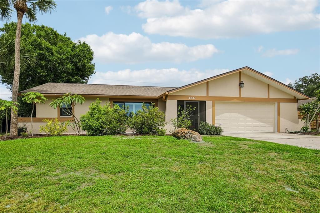 For Sale: $519,900 (3 beds, 2 baths, 2160 Square Feet)