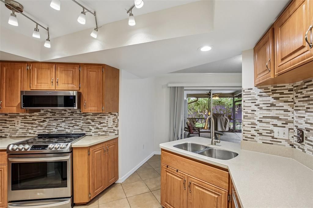 For Sale: $519,900 (3 beds, 2 baths, 2160 Square Feet)