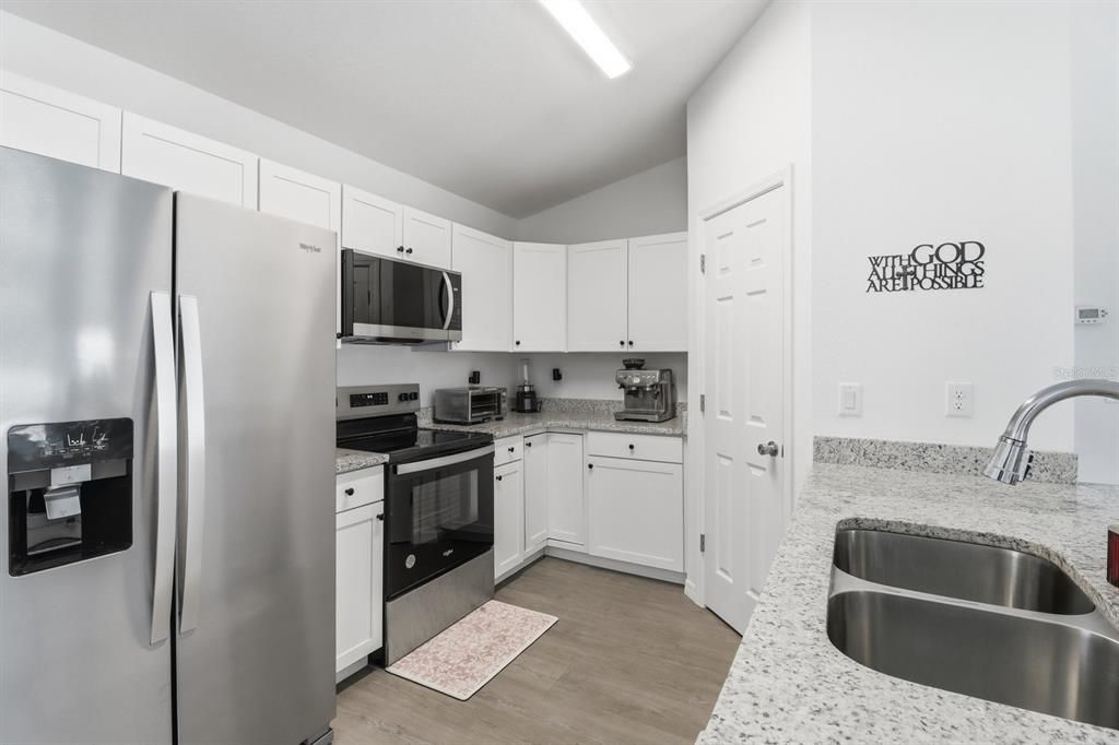 Active With Contract: $225,000 (3 beds, 2 baths, 1201 Square Feet)