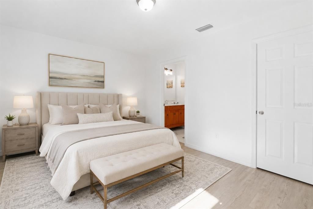 Active With Contract: $225,000 (3 beds, 2 baths, 1201 Square Feet)
