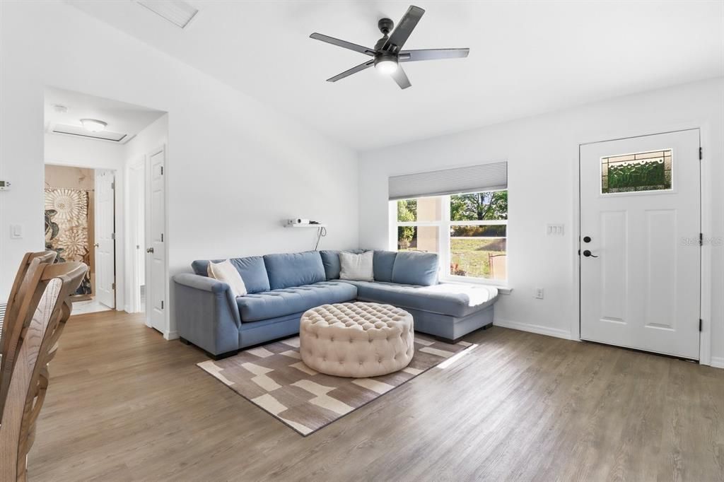Active With Contract: $225,000 (3 beds, 2 baths, 1201 Square Feet)