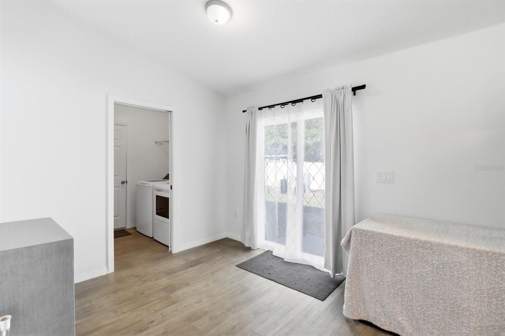 Active With Contract: $225,000 (3 beds, 2 baths, 1201 Square Feet)
