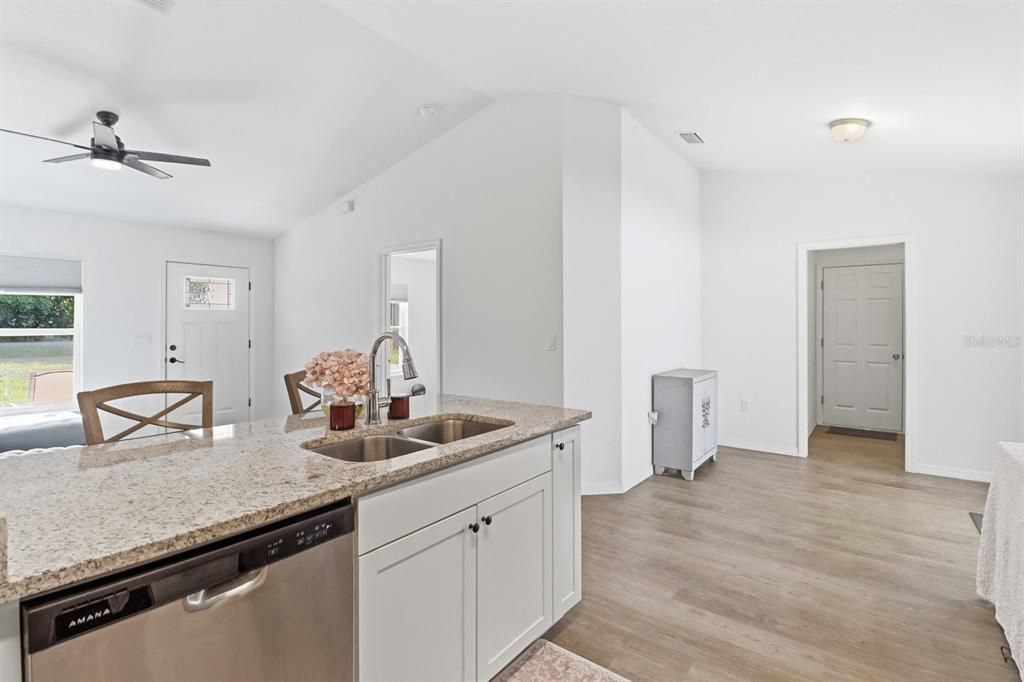 Active With Contract: $225,000 (3 beds, 2 baths, 1201 Square Feet)
