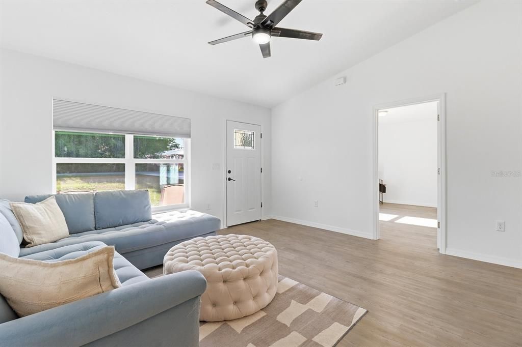 Active With Contract: $225,000 (3 beds, 2 baths, 1201 Square Feet)