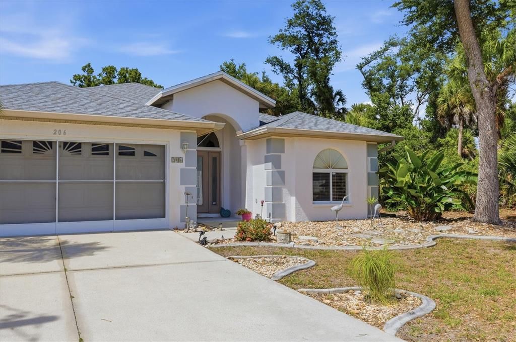 Activo con contrato: $359,000 (3 camas, 2 baños, 1648 Pies cuadrados)