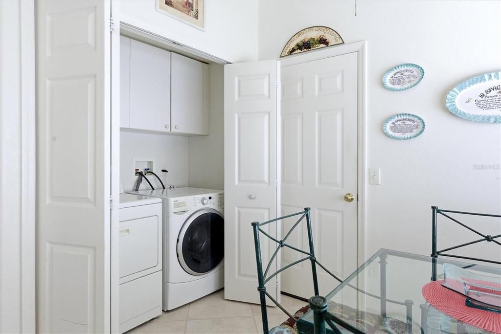 Activo con contrato: $359,000 (3 camas, 2 baños, 1648 Pies cuadrados)