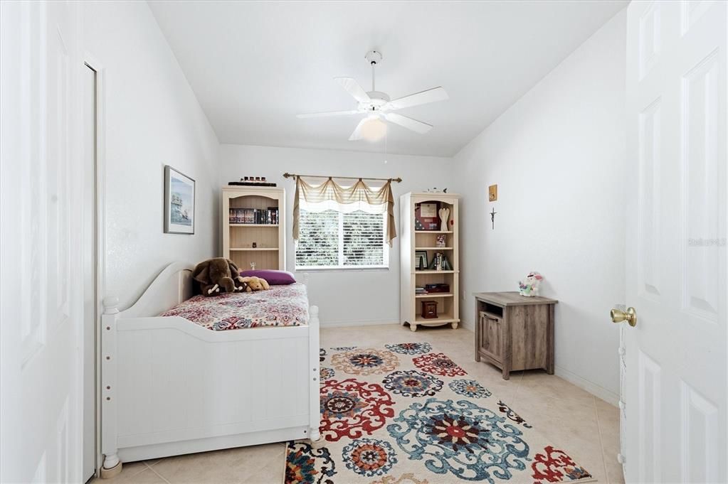 Activo con contrato: $359,000 (3 camas, 2 baños, 1648 Pies cuadrados)