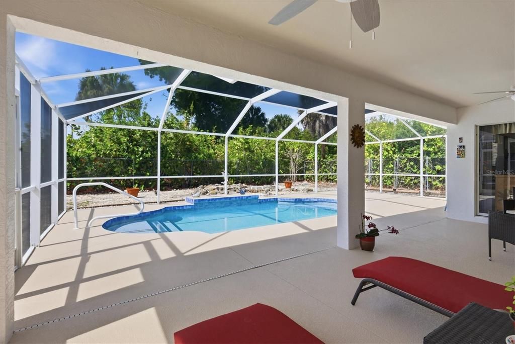 Activo con contrato: $359,000 (3 camas, 2 baños, 1648 Pies cuadrados)