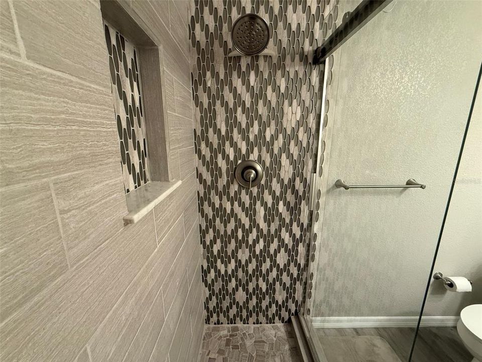 Под контрактом: $225,000 (2 спален, 2 ванн, 910 Квадратных фут)