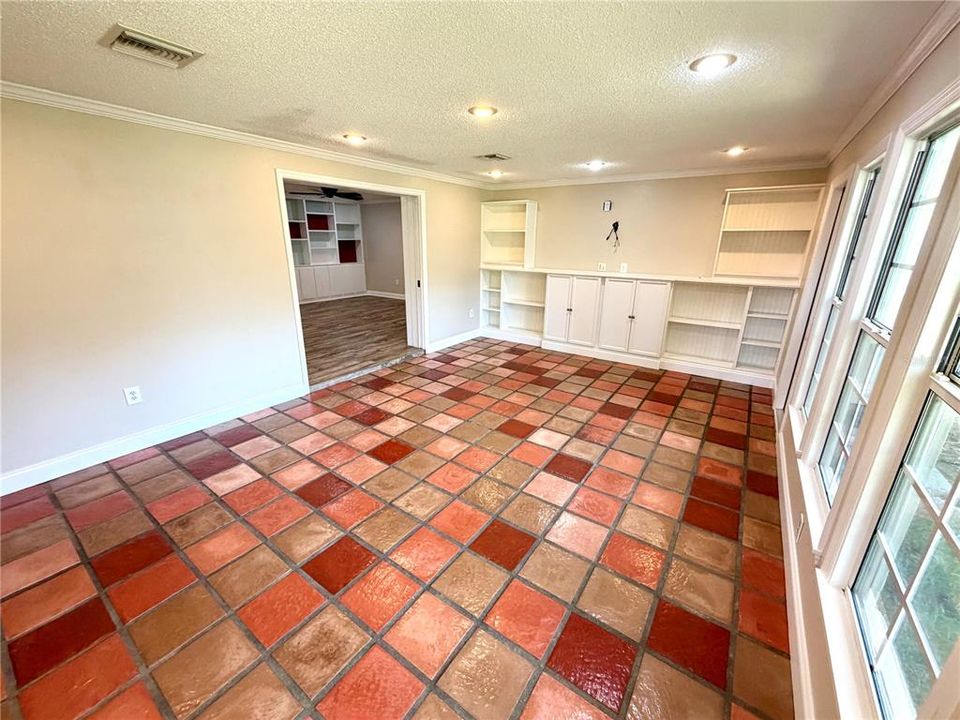 En Venta: $395,000 (3 camas, 2 baños, 1940 Pies cuadrados)
