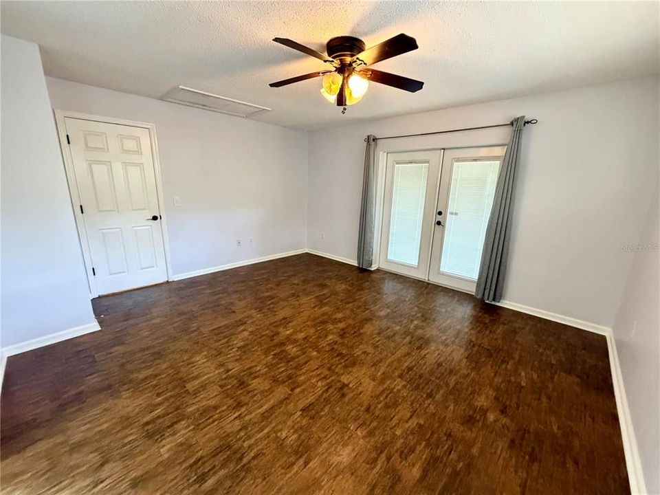 En Venta: $395,000 (3 camas, 2 baños, 1940 Pies cuadrados)