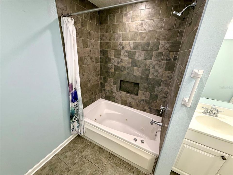 En Venta: $395,000 (3 camas, 2 baños, 1940 Pies cuadrados)