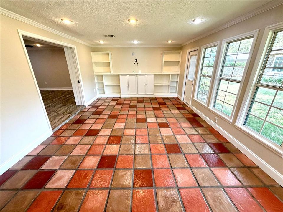 En Venta: $395,000 (3 camas, 2 baños, 1940 Pies cuadrados)