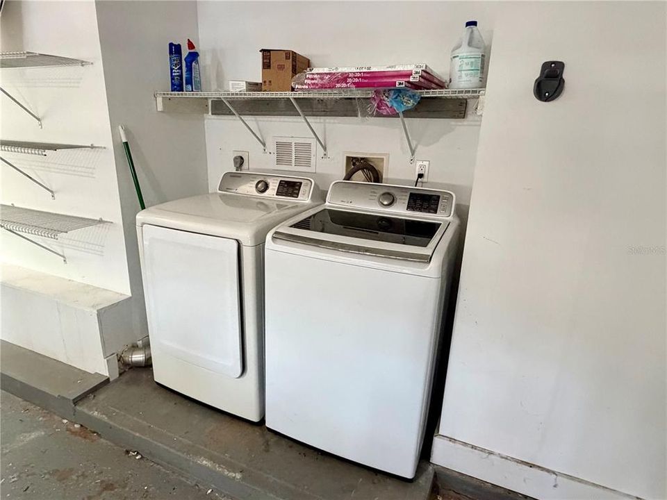 En Venta: $395,000 (3 camas, 2 baños, 1940 Pies cuadrados)