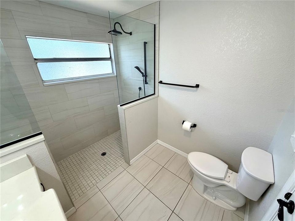 En Venta: $395,000 (3 camas, 2 baños, 1940 Pies cuadrados)