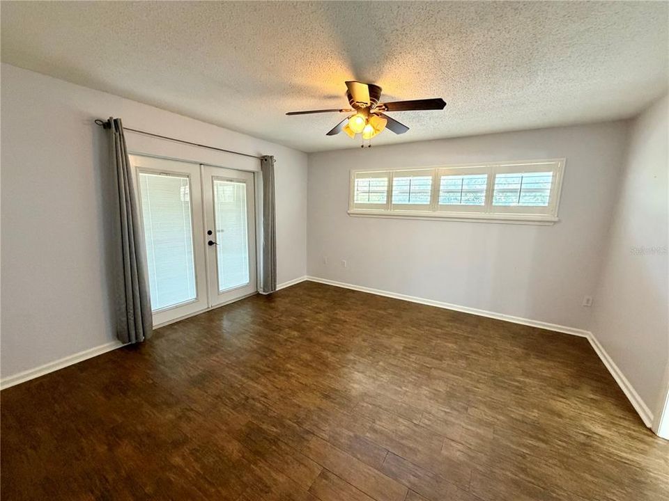 En Venta: $395,000 (3 camas, 2 baños, 1940 Pies cuadrados)