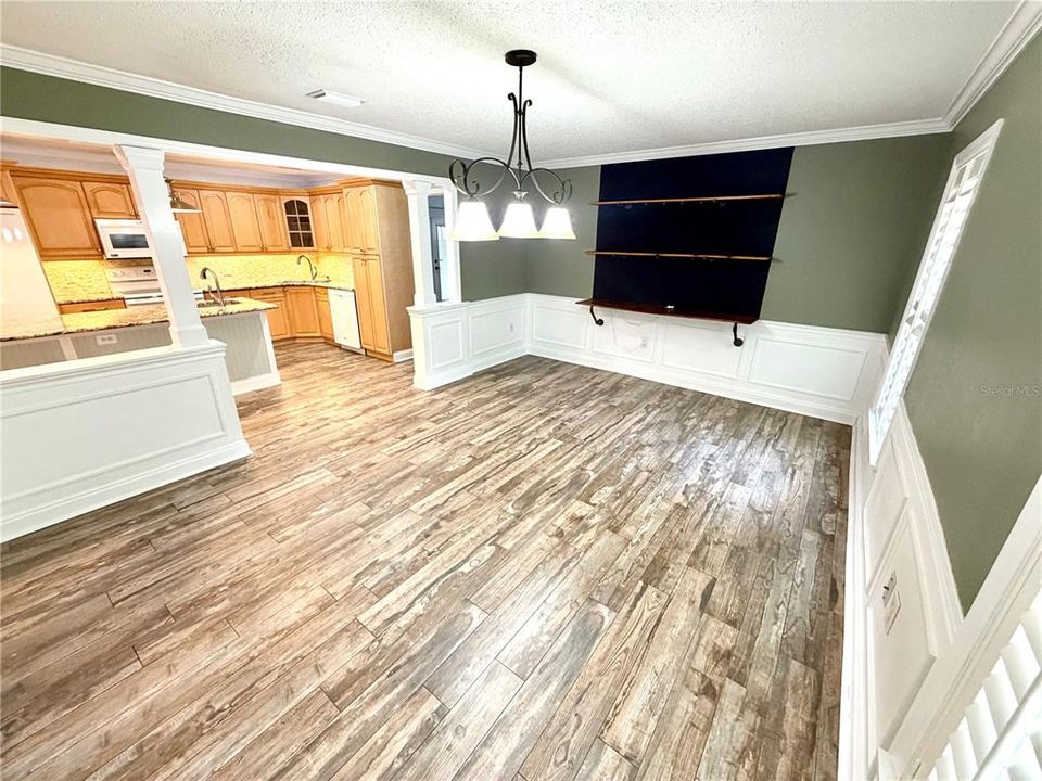 En Venta: $395,000 (3 camas, 2 baños, 1940 Pies cuadrados)