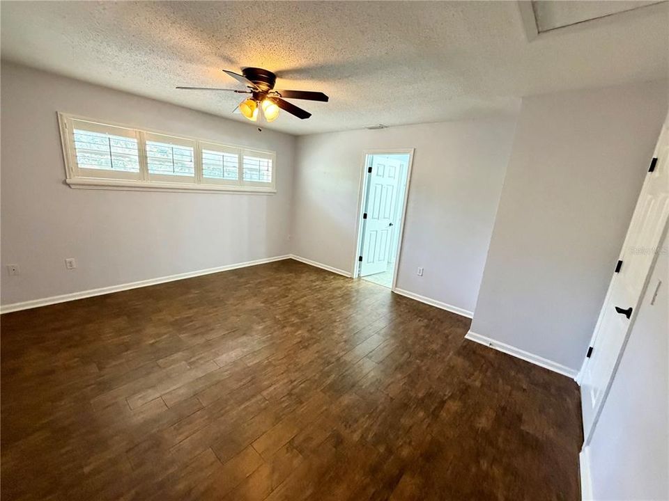 En Venta: $395,000 (3 camas, 2 baños, 1940 Pies cuadrados)